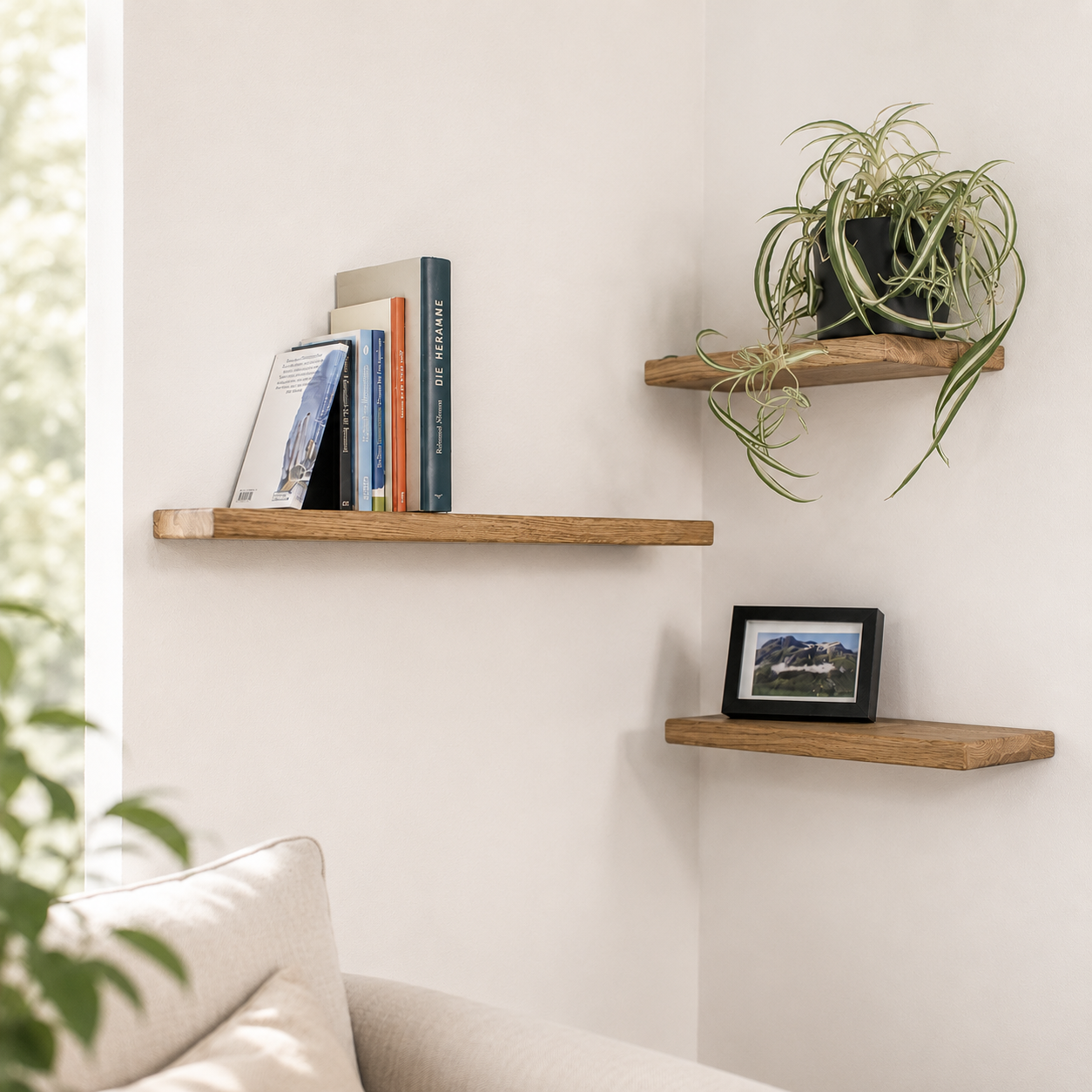 Schwebendes Wandregal aus Eiche – Massives Holzregal für Bücher, Pflanzen & Deko | Unsichtbare Halterung | Modern und Minimalistisch