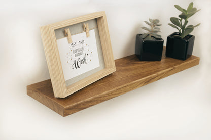 Schwebendes Wandregal aus Eiche – Massives Holzregal für Bücher, Pflanzen & Deko | Unsichtbare Halterung | Modern und Minimalistisch