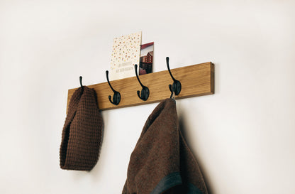 Garderobenleiste aus Eichenholz, Wandgarderobe, mit Briefschlitz Postkartenhalter, schwarzen Haken *NEU*