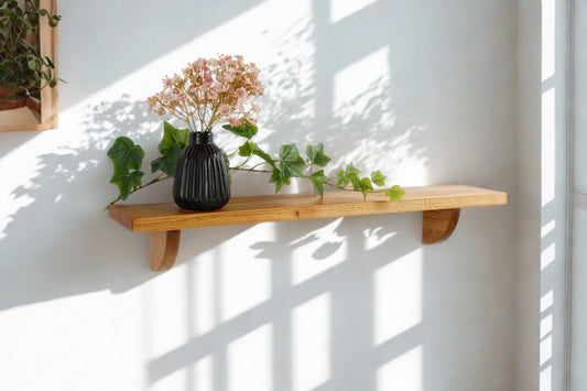 Wandregal „Liv“ – handgefertigtes Regal aus massiver Eiche | minimalistisches Design | Holzregal für Wohnzimmer, Küche & Bad