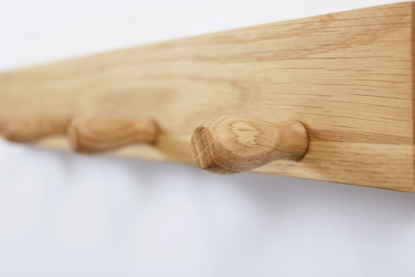 EIKEN – Wandgarderobe aus massiver Eiche | Handgefertigt in Deutschland