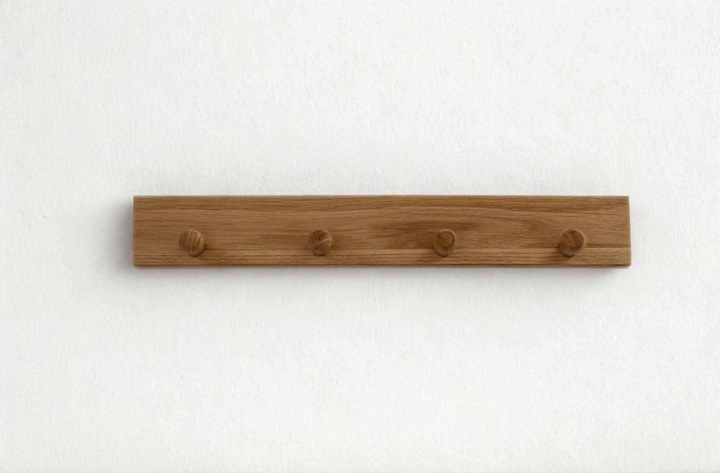 EIKEN – Wandgarderobe aus massiver Eiche | Handgefertigt in Deutschland