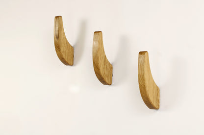 Garderobenhaken aus Massivholz Eiche – Handgefertigte Wandhaken – Minimalistische Kleiderhaken aus Eichenholz – Modern & Zeitlos